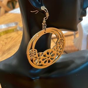 Beautiful gold tone earrings for pierced ears. 2 3/4 inches long/7 cm.